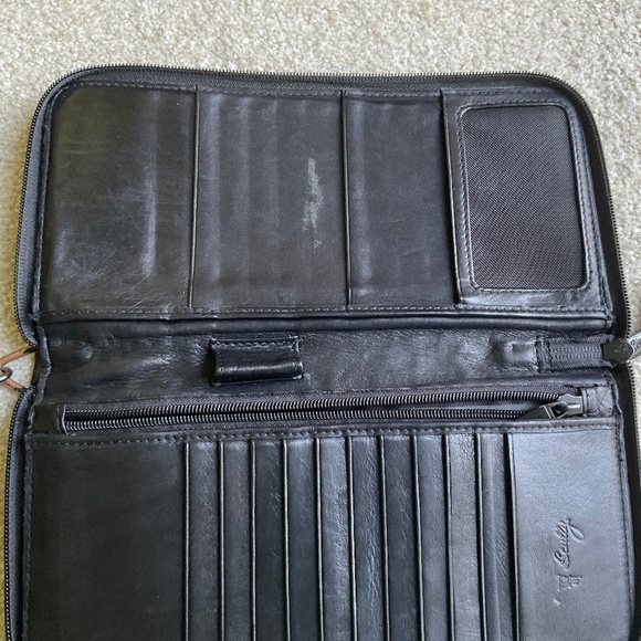 Scully Passport Wallet Black - Picture 5 of 14